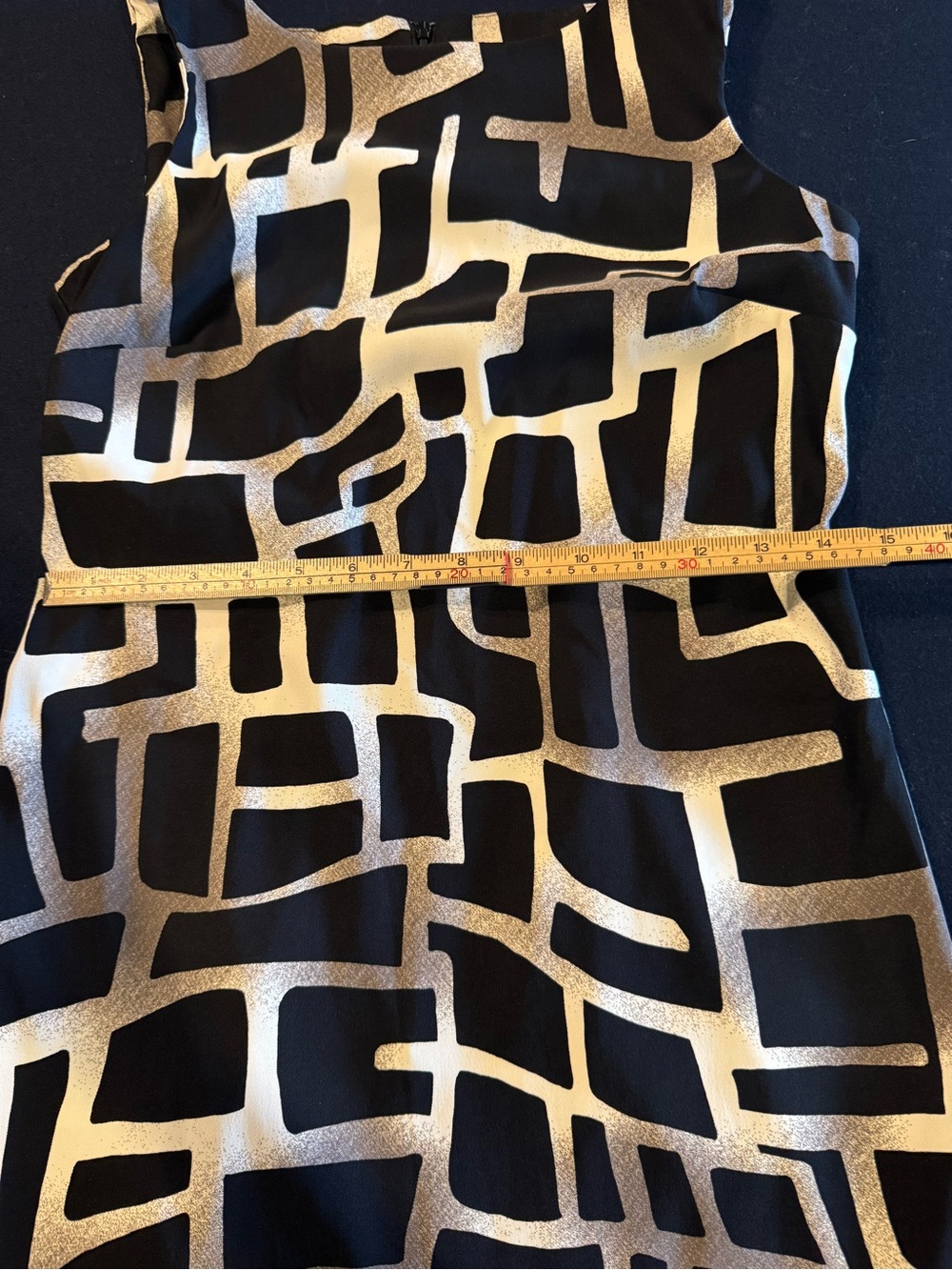 AB Studio Black and Gold Geometric Midi Dress Sz 4 - Picture 4 of 9
